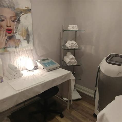 Uxbridge Manor Spa Beauty Salon In Zephyr