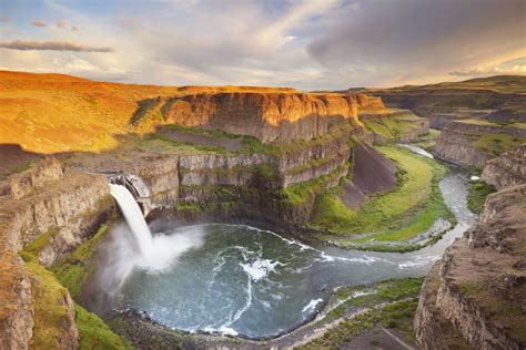 11 Inspiring Waterfalls In Washington State • Small Town Washington