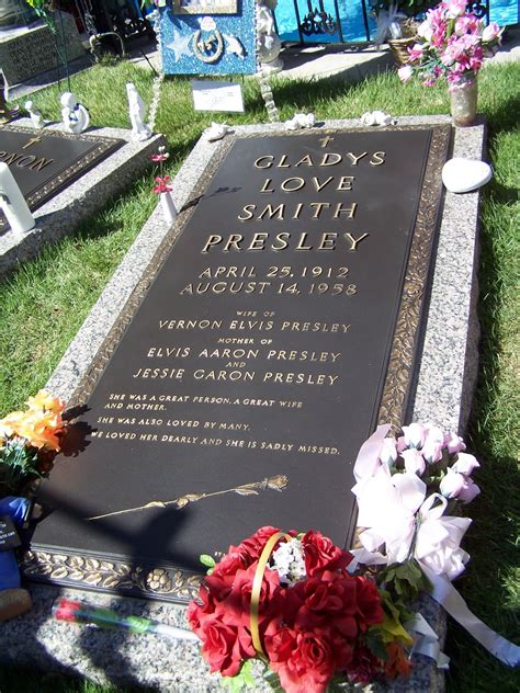 She was married to vernon presley. Graveyard Rabbit Journeys: The Presley Family