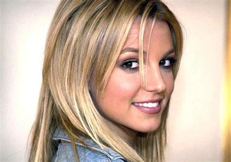 Britney Spearss Special Birthday Cake Hollywood News India Tv