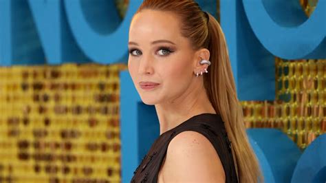 Jennifer Lawrence Deslumbra En La Premiere De Hazme El Favor
