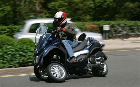 Specifications new three wheel motorcycle. The scooter the law says is a car | MCN