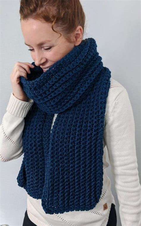 25 free easy crochet scarf patterns for beginners sarah maker