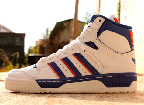 Découvre la collection de vêtements, de chaussures et d'accessoires adidas originals. adidas Originals Conductor Hi "Knicks" - SneakerNews.com