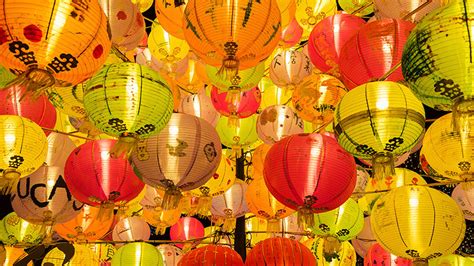 It celebrates the moon and a fairytale in history. Mid-Autumn Festival in Hong Kong: Traditions and Celebrations