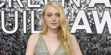 dakota fanning stuns in sparkly dress at sag awards 2020 2020 sag awards dakota fanning sag