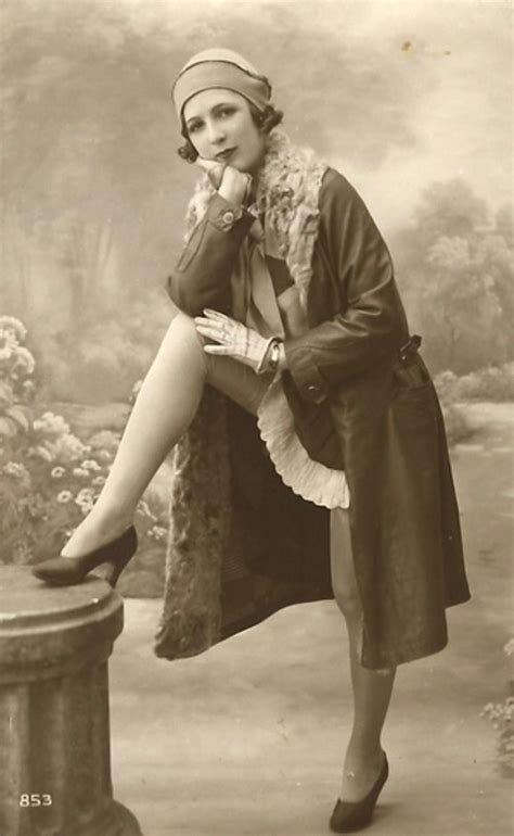 Lucette Desmoulins 女性のヴィンテージ写真 レトロヴィンテージ 古い写真 ヴィンテージの写真 ヴィンテージ