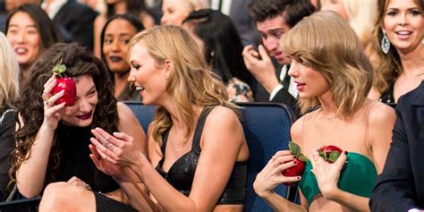 Photos Of Taylor Swift Lorde And Karlie Kloss Being Besties At The