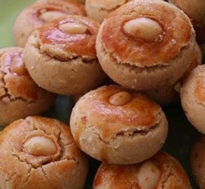 Cara membuat kue biskuit tidaklah sama seperti membuat jenis kue yang lainnya. Resepi Biskut Kacang Tanah Traditional Rangup - Resepi ...
