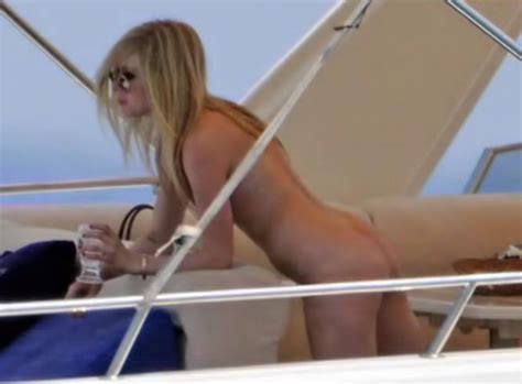 Avril Lavigne Bikini Yacht My XXX Hot Girl