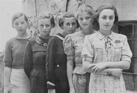 Auschwitz Survivors First Jews Sent To The Nazi Concentration Camp Were Teenage Girls The