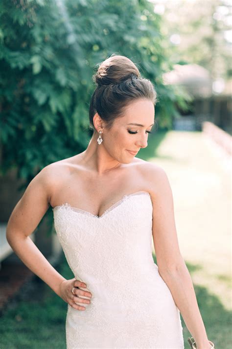 Https://tommynaija.com/hairstyle/best Hairstyle For Strapless Wedding Gown