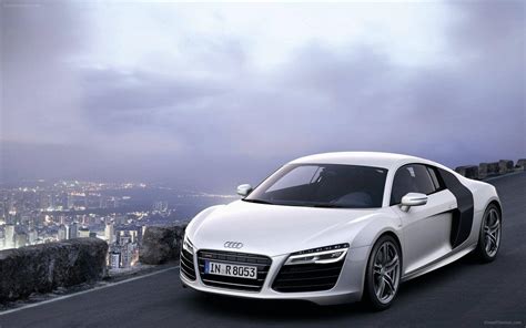 Download Audi R8 City View Wallpaper
