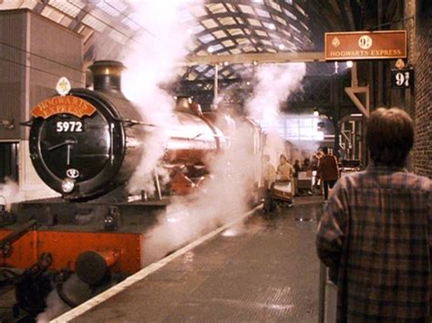 Harry Potter Platform 9 34 And Hogwarts Express