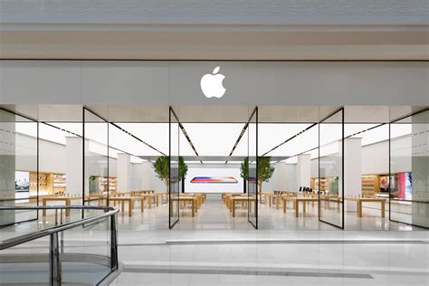 The stores sell various apple products, including mac personal computers, iphone smartphones, ipad tablet computers, apple watch smartwatches, apple tv digital media players, software. Victorian Apple Stores closed from tomorrow due to COVID-19 Spike » EFTM