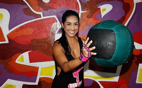 Ego Amanda Djehdian Se Prepara Para O Carnaval Com Crossfit Quero