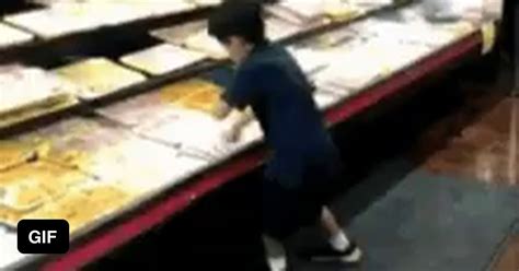 Kid Beats Meat In Grocery Store 9gag
