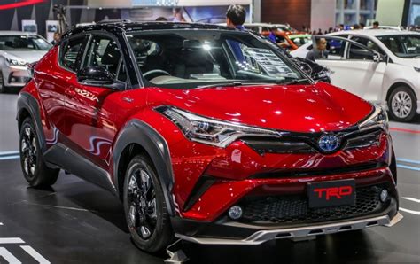 Its sporty enough to make even everyday driving fun. Toyota C-HR versi TRD tampilannya lebih sporty dan keren