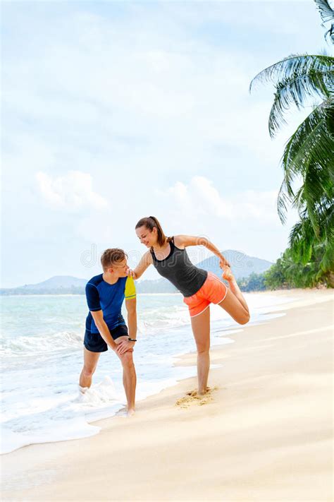 183 Healthy Lifestyle Athletic Couple Running Beach Sports Fit Stock