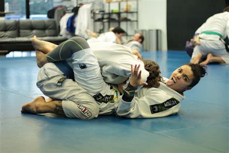 Brazilian jiu jitsu's story begins after judo was created. Brazilian Jiu Jitsu Positions