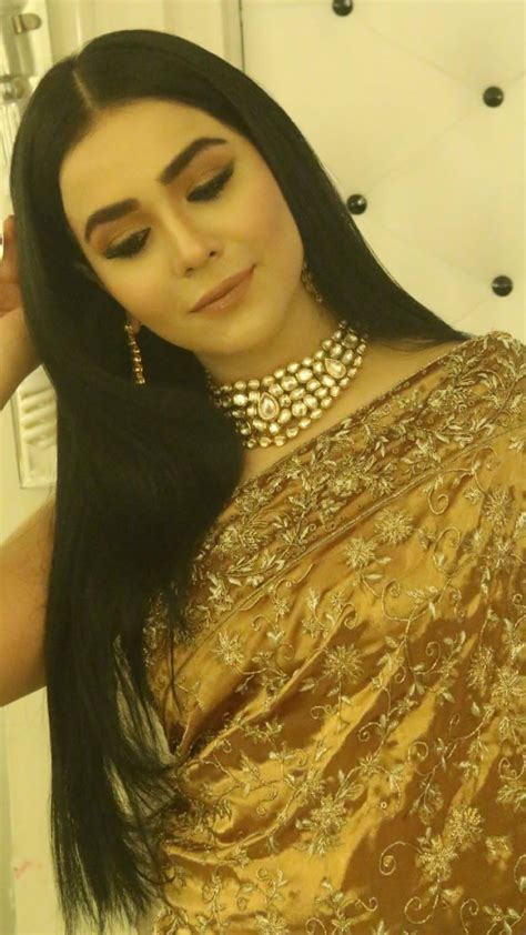 Pin By 👑mar Uj👑 On Pakistani Celebrities Fashion Celebrities Saree
