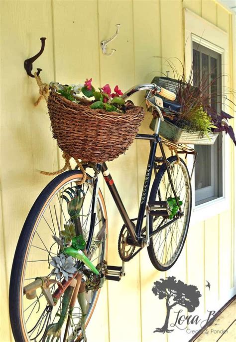 40 Adorable Hanging Bicycle Design Ideas On The Wall To Try Asap
