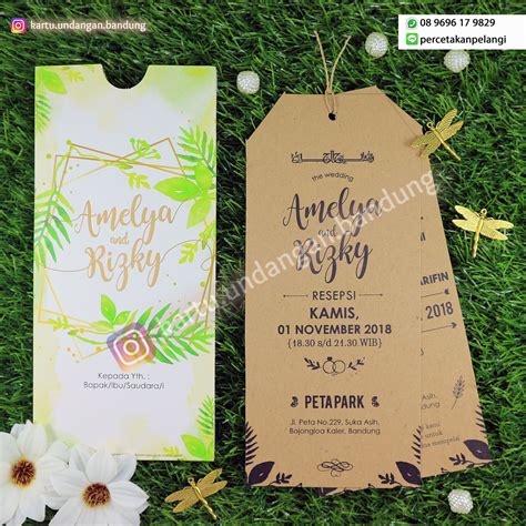 Surat undangan ini termasuk dalam salah satu surat resmi atau surat dinas sekolah yang harus menggunakan tata bahasa yang formal dan tertata rapi jika anda sedang mencari teks contoh surat undangan pernikahan unik, mungkin di bawah ini bisa membantu silahkan. Kartu Undangan Pernikahan Tulis Tangan - Kartu Undangan