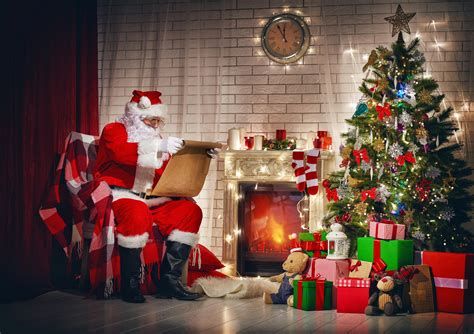Santa Gifts Under Tree Wallpapers Wallpaper Cave