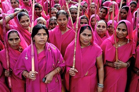 Gulabi Gang Indias Women Warriors Arts And Culture News Al Jazeera