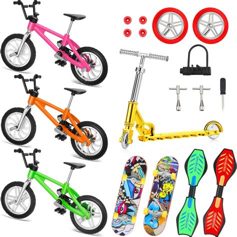 18 Pieces Finger Toy Set Including Alloy Finger Scooter Black White