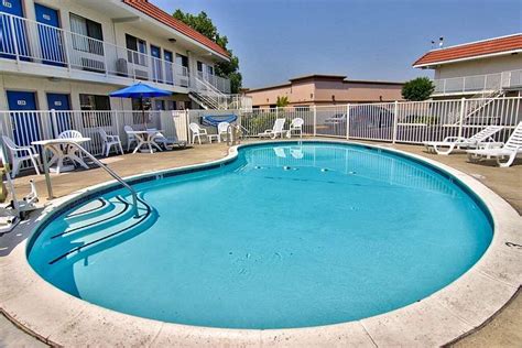 Motel 6 Sacramento West Pool Pictures And Reviews Tripadvisor