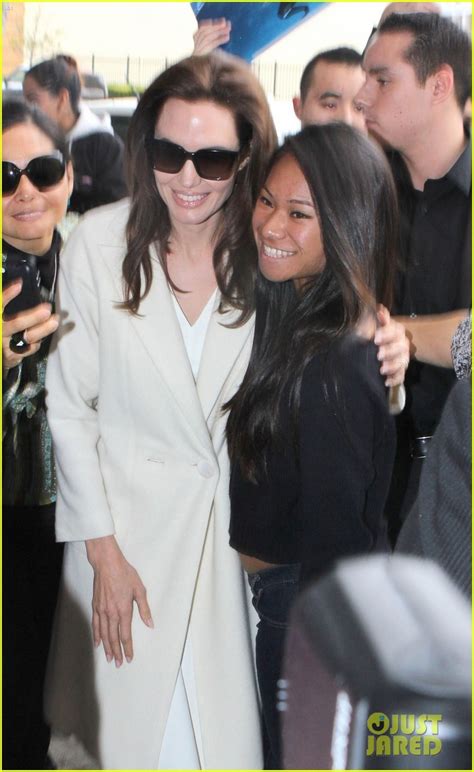 Angelina Jolie Takes Time For Fans While Promoting Unbroken Photo 3252062 Angelina Jolie