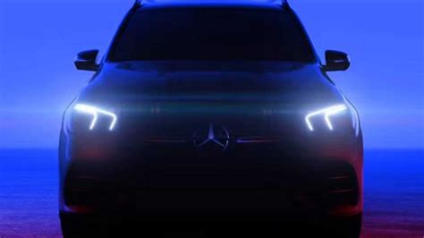 2019 Mercedes Gle Flashes Its Headlights In New Teaser