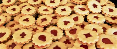Baking christmas cookies is a tradition in itself. Traditional German Christmas Cookies | Authentic Recipes ...