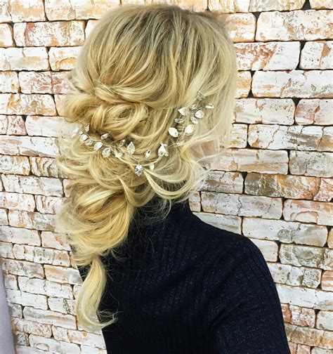 All you need to do is roll up the frontal hair above your forehead and tie them underneath a tiara or a headband. Greek Hairstyles: Grecian Hairstyle Ideas For Women | LadyLife