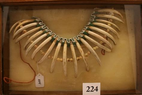 Sioux “grizzly Claw” Carved Antler Necklace Lot 224