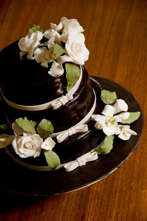 20 Chocolate Wedding Cake Designs That Will Make You Crave For Some