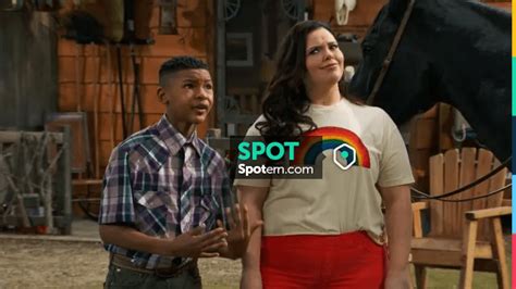 Big Rainbow T Shirt Of Lou Hockhauser Miranda May In Bunkd S06e05 Spotern