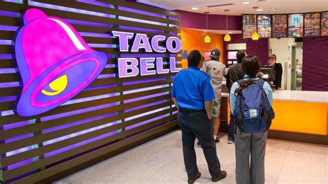 Deputies Two Arrested After Throwing Food At Taco Bell Employees Who