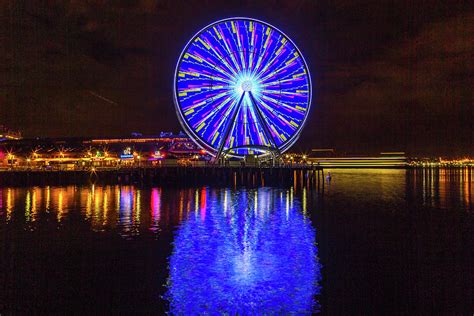 The Seattle Great Wheel Photograph By Glenn Lahde Fine Art America