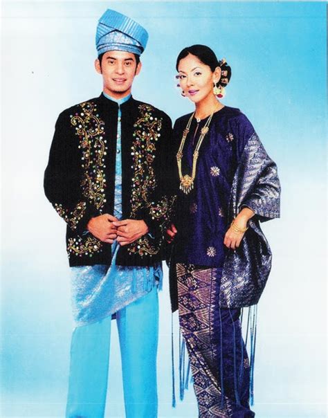 A personal blog share perkembangan dunia artis malaysia, beauty products, any upcoming trends and fashion di malaysia. Ide Top 48 Beza Baju Melayu Moden Dan Tradisional