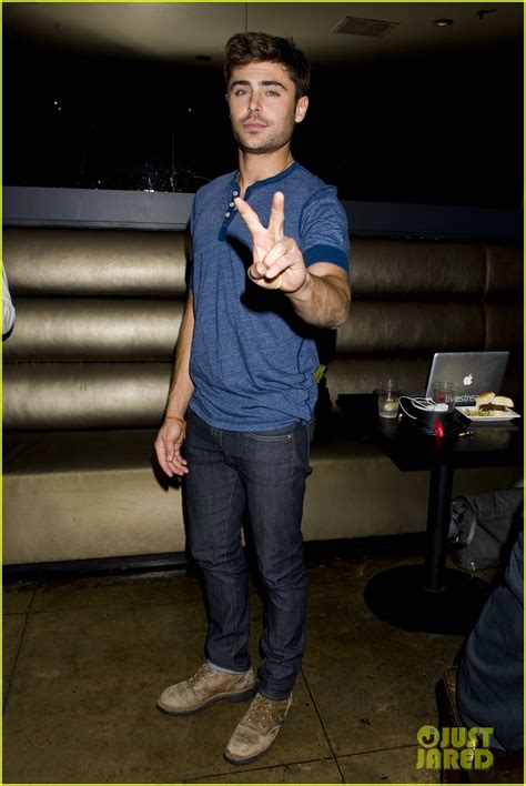full sized photo of zac efron that awkward moment qa event photos 01 photo 2972805 just jared