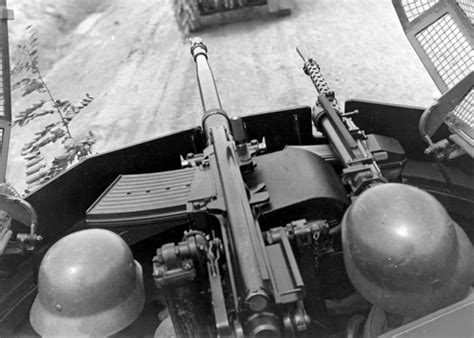 2 cm kwk 30 l 55 autocannon and a 7 92 mm mg 13 machine gun in a leichter panzerspähwagen turret
