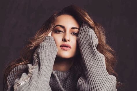 Sonakshi Sinha Joins Maharashtra Top Cop Cyber Experts To Fight Online Bullying