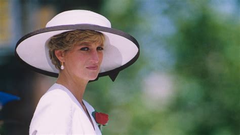 Princess Diana Favourite Fashion Brands Where To Buy Them