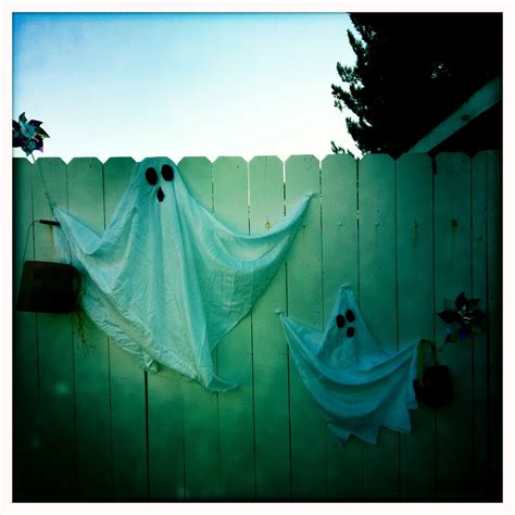 Creatively Quirky At Home Halloween Ghosts Diy