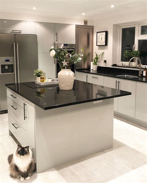 Grey Gloss Kitchen And Island In 2020 Grey Gloss Kitchen Home Decor