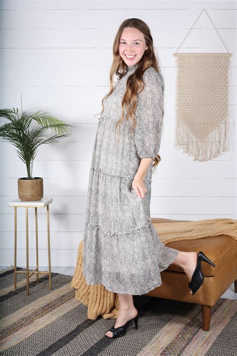 Neiva Maxi Dress Grey Shopperboard