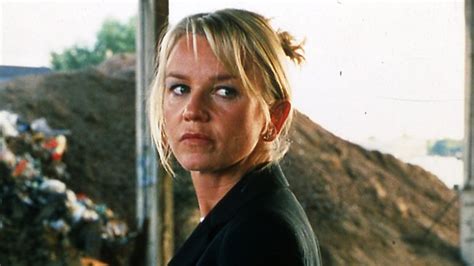 Loose Women Host Lisa Maxwell Who Was In Tv Crime Drama The Bill Takes