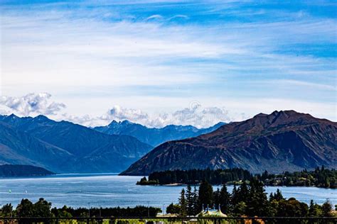 Lake Wanaka With Backdrop Of The Southern Alps In Wanaka Otago